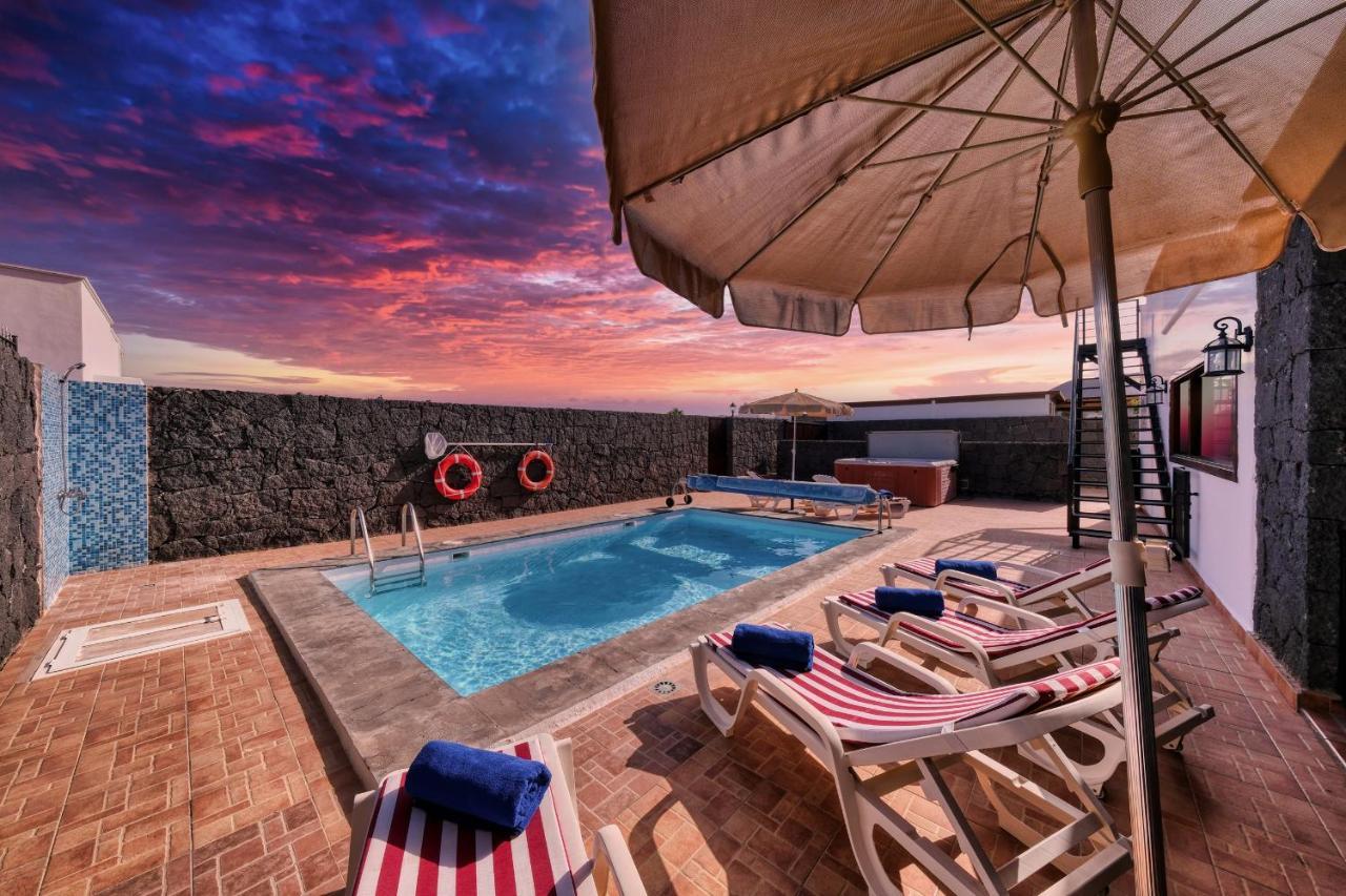 Villa Aurelia-Pool, Jacuzzi And Solarium Плайя-Бланка Екстер'єр фото